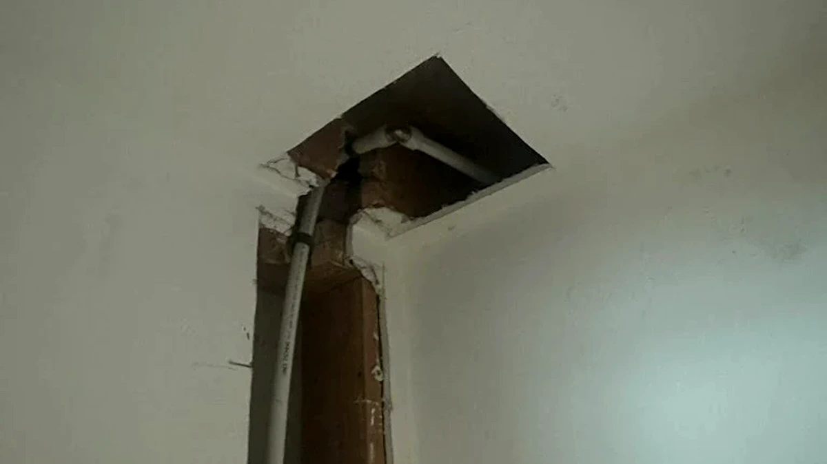 Ceiling Repair article illustration for crack in ceiling drywall
