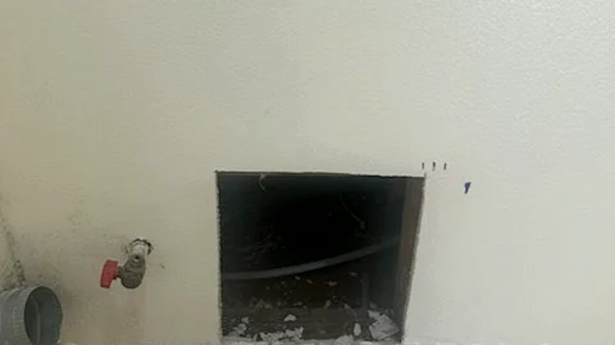 Ceiling Repair article illustration for small crack in ceiling